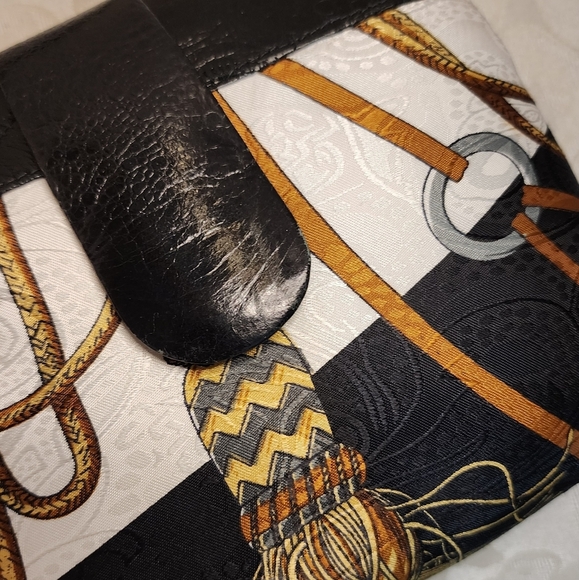 VINTAGE 70s Silk Blend Leather Shoulder Bag Made in the Philippines Gold Chain - Picture 9 of 11